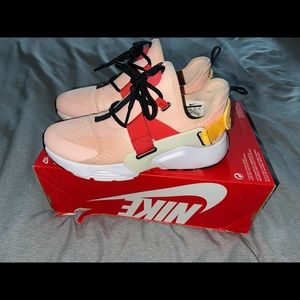 Women’s Huarache sneaker